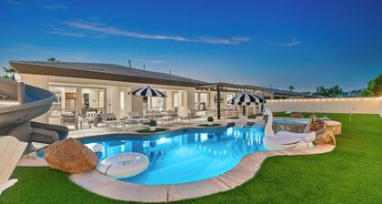 Incredible gameroom, putting green, bocce, slide, pickleball , large estate