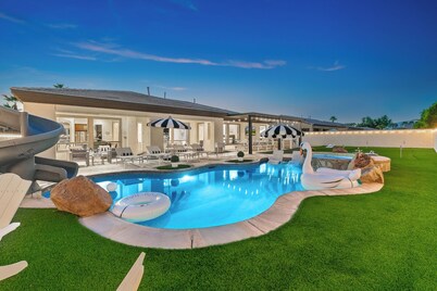Walk to Stagecoach,incredible gameroom, putting green, bocce, slide, pickleball