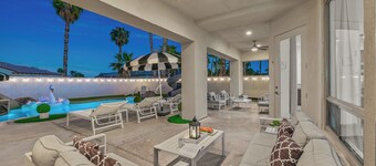 Incredible gameroom, putting green, bocce, slide, pickleball , large estate