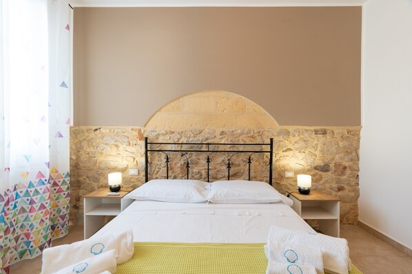 1 bedroom, free WiFi, bed sheets