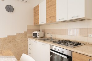 Fridge, microwave, oven, stovetop