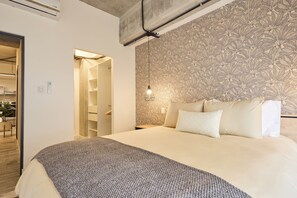 1 habitación, tabla de planchar con plancha, wifi gratis y ropa de cama 