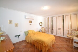 4 habitaciones, tabla de planchar con plancha y wifi gratis 