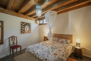 2 bedrooms, iron/ironing board, free WiFi, bed sheets - Country House 'El Astial' with Mountain Views, Private Terrace and Wi-Fi (Ezquerra)