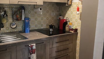 KylskÄp, mikrovÄgsugn, ugn och spishÀll