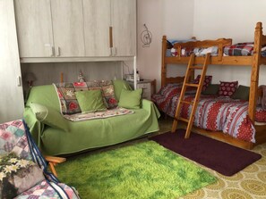 1 bedroom, iron/ironing board, free WiFi, bed sheets