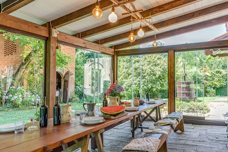 お食事. Villa 'Cascina Gretaio' with Mountain View, Private Pool and Wi-Fi