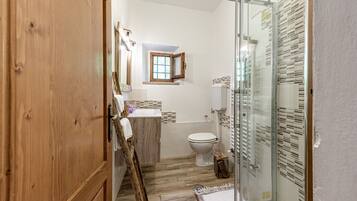 Shower, towels