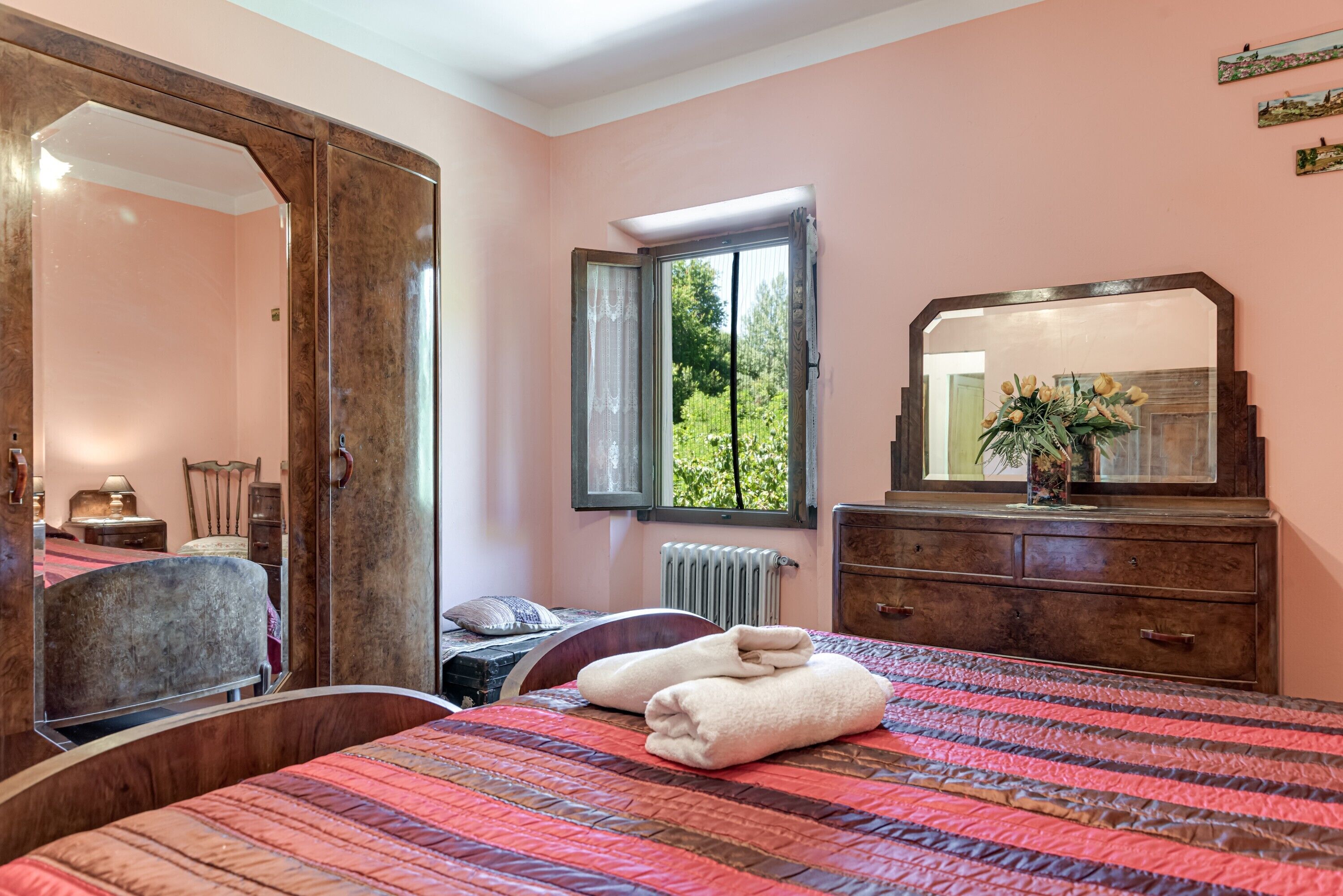 5 camere, ferro/asse da stiro, Wi-Fi gratuito, lenzuola