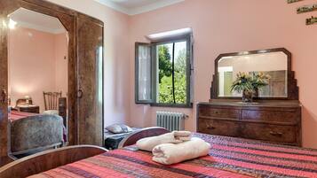 5 camere, ferro/asse da stiro, Wi-Fi gratuito, lenzuola