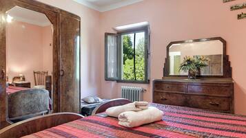 5 camere, ferro/asse da stiro, Wi-Fi gratuito, lenzuola