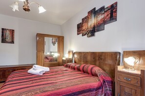 5 Schlafzimmer, Bügeleisen/Bügelbrett, kostenloses WLAN, Bettwäsche
