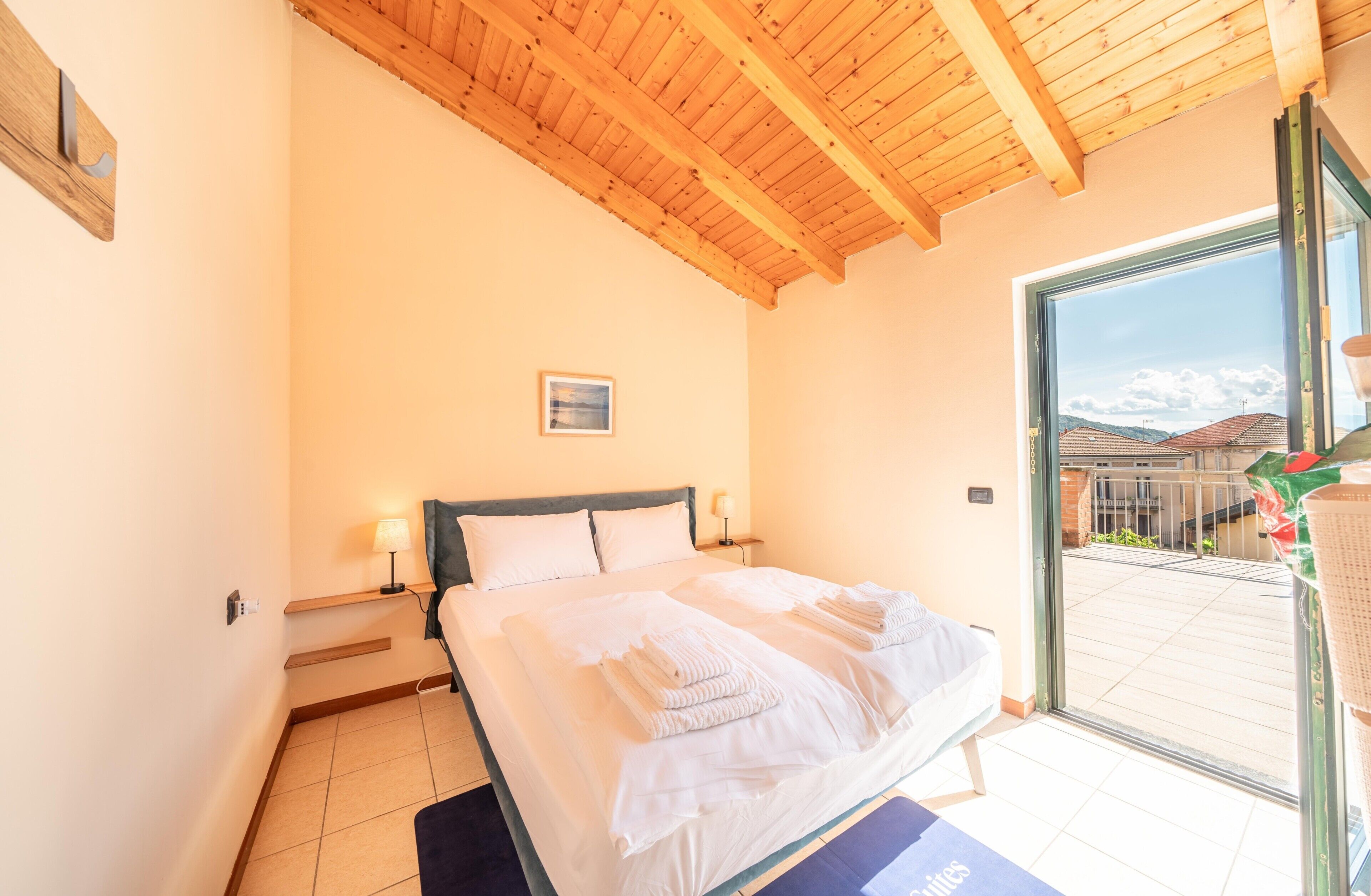 2 室のベッドルーム、WiFi (無料)、ベッドシーツ