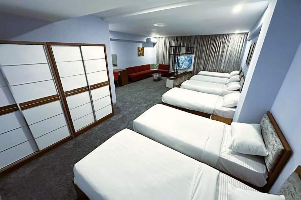 Egyptian cotton sheets, premium bedding, down duvets, pillow-top beds