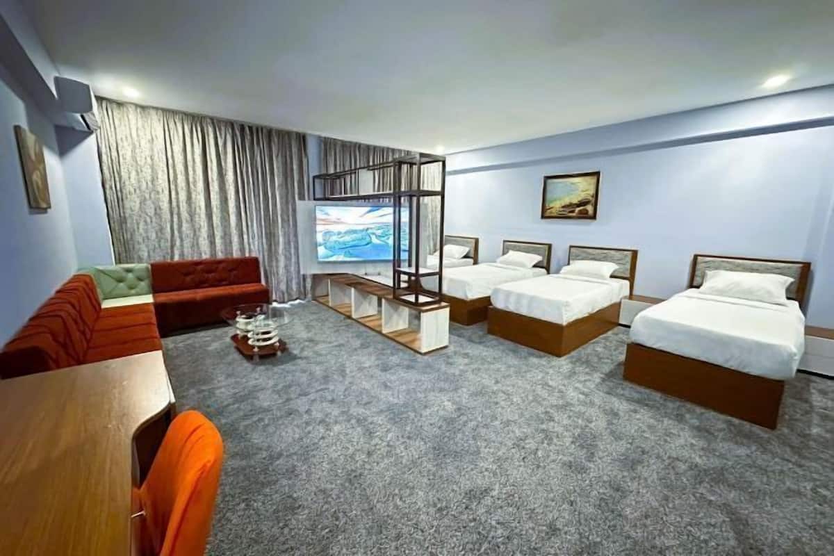 Egyptian cotton sheets, premium bedding, down comforters, pillowtop beds