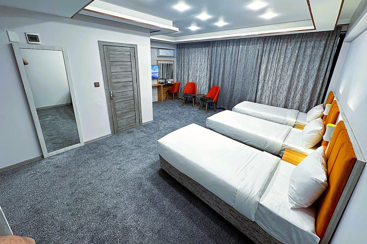 Triple Room, City View | Egyptian cotton sheets, premium bedding, down duvets, pillow-top beds