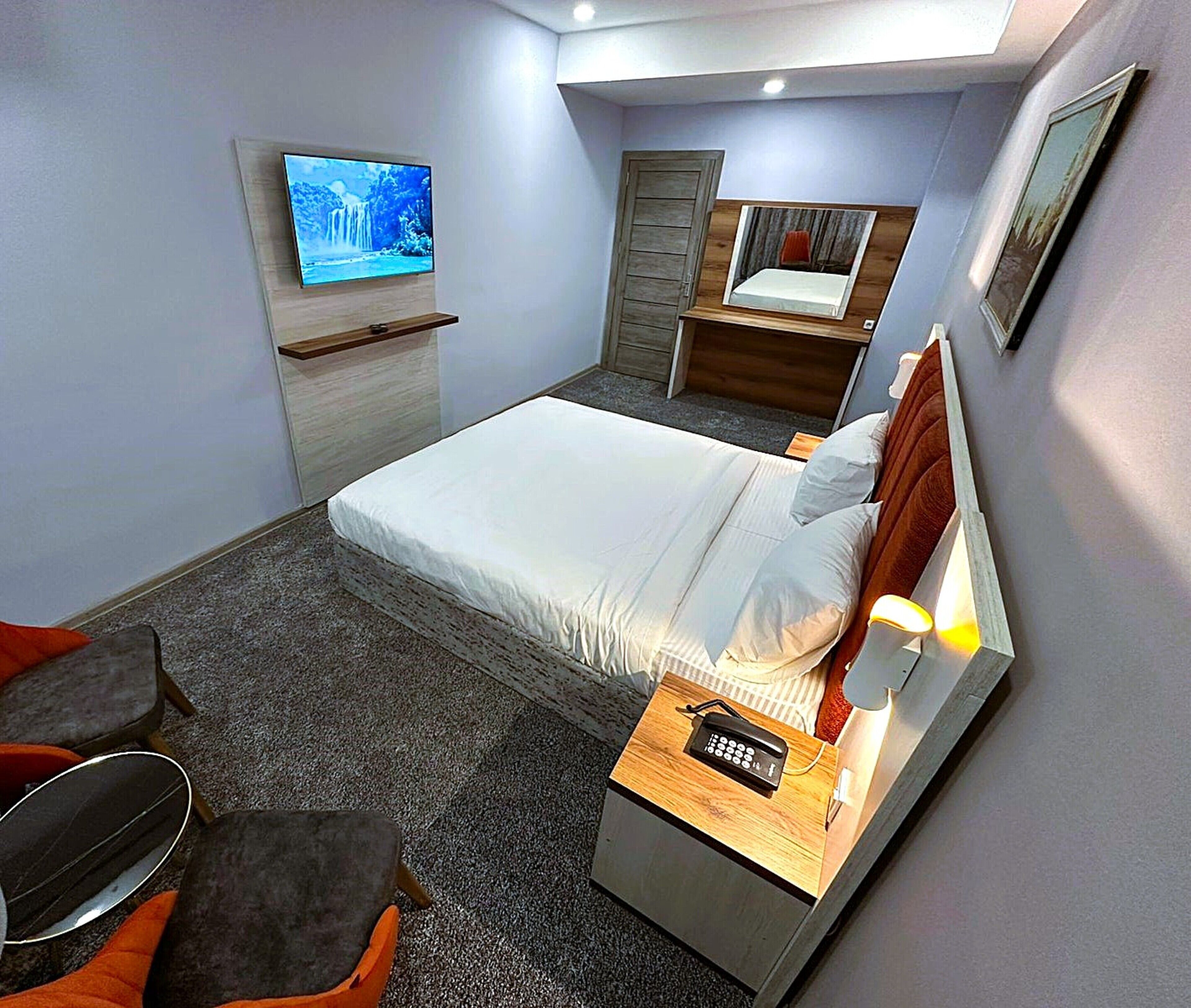 3 Bed room Suite | 埃及棉床单、高档床上用品、羽绒被、加厚床垫