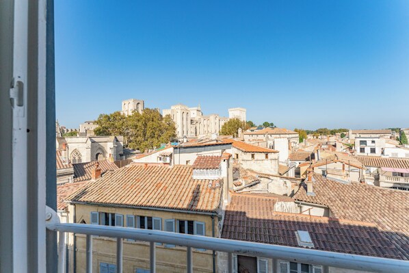 Interior - View of the Popes' Palace – Elegant air-conditioned apartment in the heart of Avignon (Avignon)