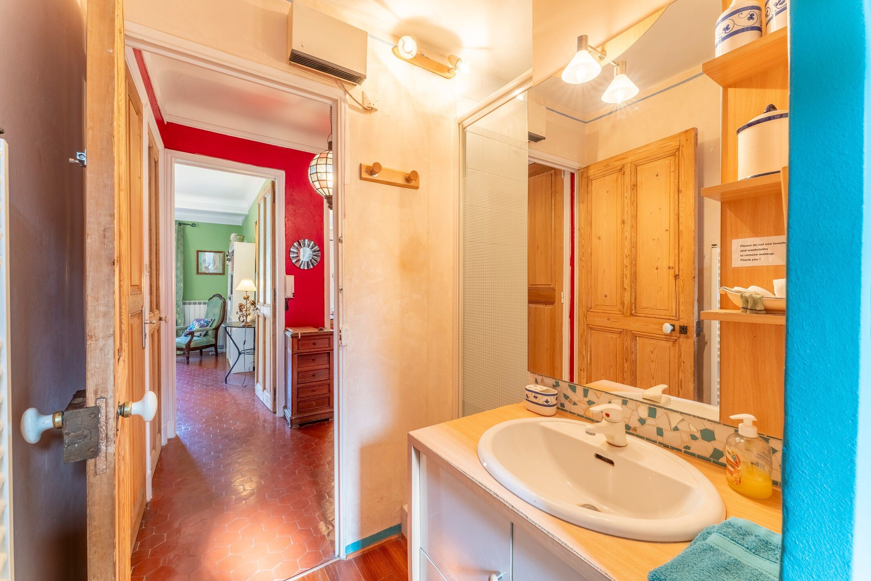 淋浴设施、吹风机、毛巾