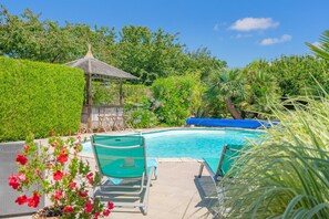 Pool - Holiday Home 'La Desirade' with Private Pool, Private Terrace and Wi-Fi (Saint-Agnant)