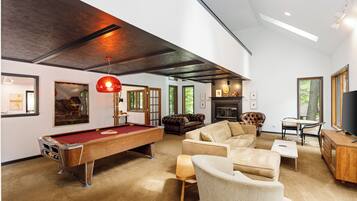 Smart TV, fireplace, video games, ping pong