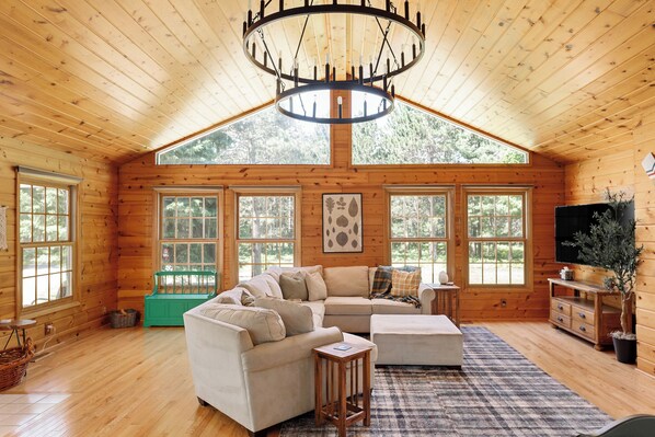 Smart-TV, Tischfußball, Drucker