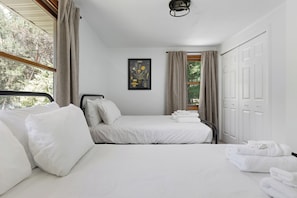 3 chambres, bureau, Wi-Fi gratuit, draps fournis