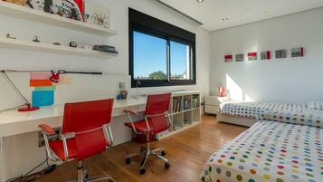 4 chambres, Wi-Fi gratuit, draps fournis