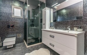 Douche, sĂšche-cheveux