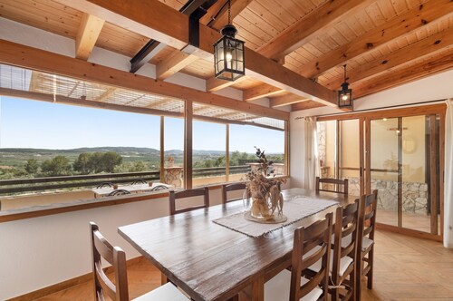 Villa 'Casa Les Vinyes' mit Bergblick, WLAN und Klimaanlage