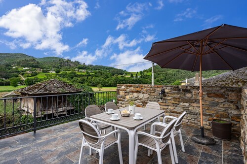 La Pradera Country House with Mountain Views, Private Terrace, and Wi-Fi
