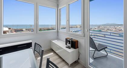 Appartement 'Vora Port' avec vue sur la mer, Wi-Fi et climatisation