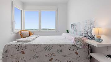 2 slaapkamers, een strijkplank/strijkijzer, gratis wifi, beddengoed