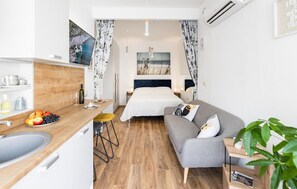 Free WiFi, bed sheets