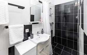 Douche, sèche-cheveux