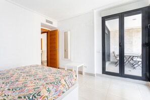 2 slaapkamers, een strijkplank/strijkijzer, gratis wifi, beddengoed