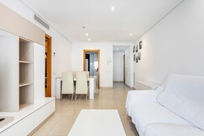 TV - Apartment 'Valencia Playa' with Sea View, Wi-Fi and Air Conditioning (Alboraya)