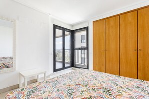 2 chambres, fer et planche Ă repasser, Wi-Fi gratuit, draps fournis
