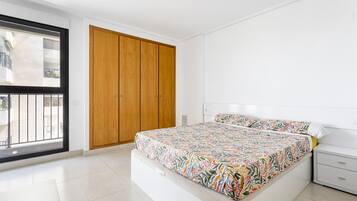 2 slaapkamers, een strijkplank/strijkijzer, gratis wifi, beddengoed