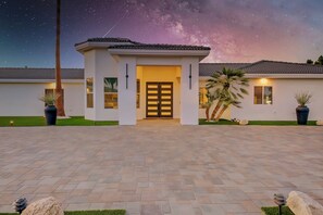 Exterior - Largest Lazy River Resort!Theater,Pickleball,GameRM (Indio)