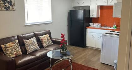 Charming 1-bedroom Space with WiFi, AC in peaceful Killeen