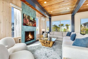 TV, fireplace - Fire Island Pines Oceanfront (Fire Island pines)