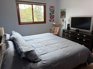 4 habitaciones, escritorio, tabla de planchar con plancha y wifi 