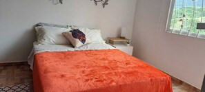 3 quartos, escrivaninha, ferros/tábuas de passar roupa, Wi-Fi