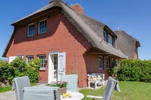 Unclassified image, 5 of 44, button