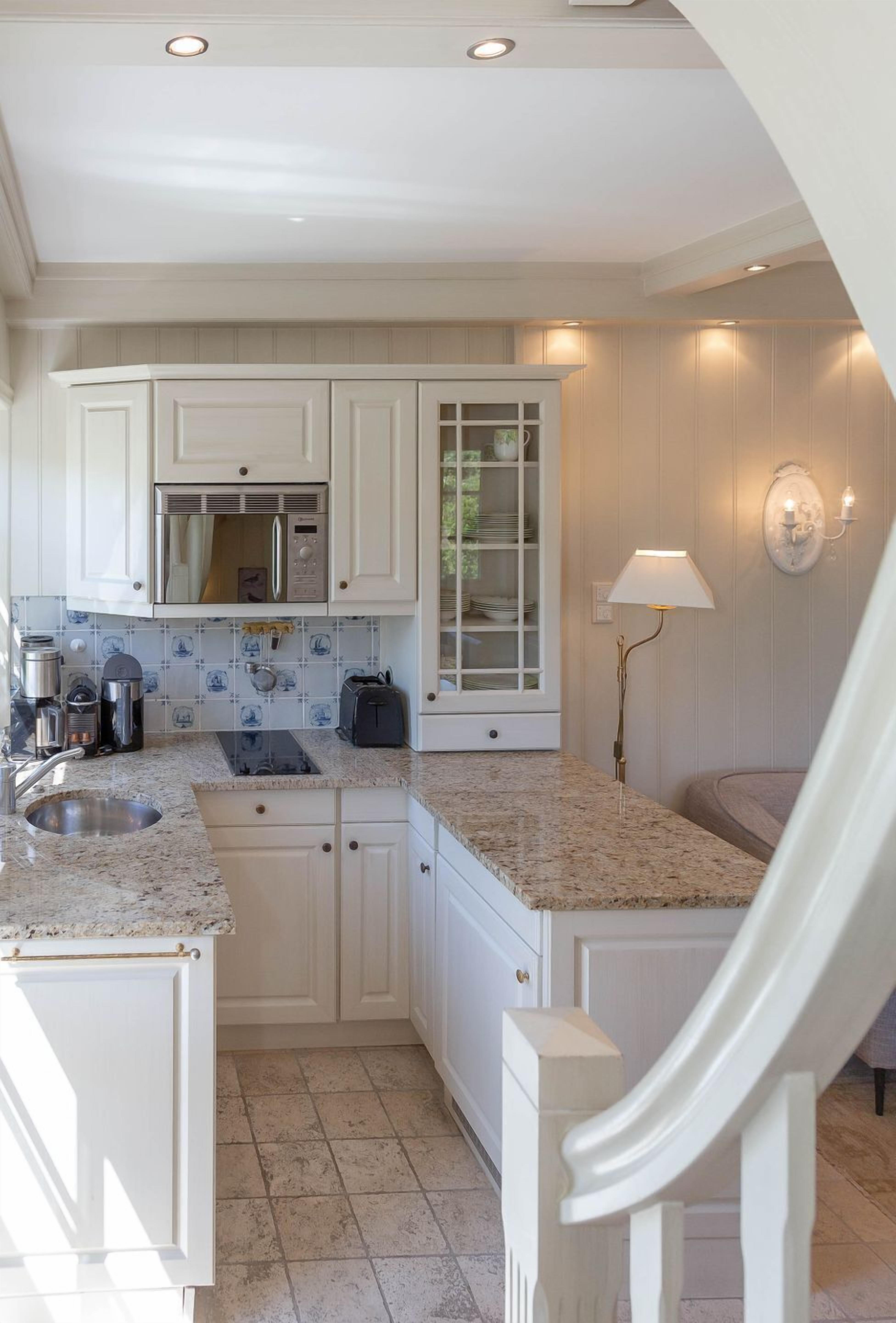 Microondas, lavavajillas y cafetera y tetera 