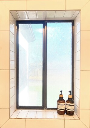 Interior - Modern Urban Oasis Conveniently Located near Downtown Phoenix. (Phoenix)