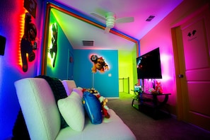 4 chambres, lit de bébé portatif, Wi-Fi, literie fournie