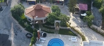 Cozy bungalow in adorable Abdelali, swimming pool, barbeque, activities, AC,WiFi