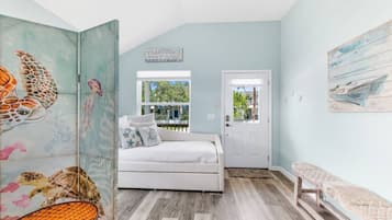 3 chambres, bureau, fer et planche Ă repasser, lit parapluie